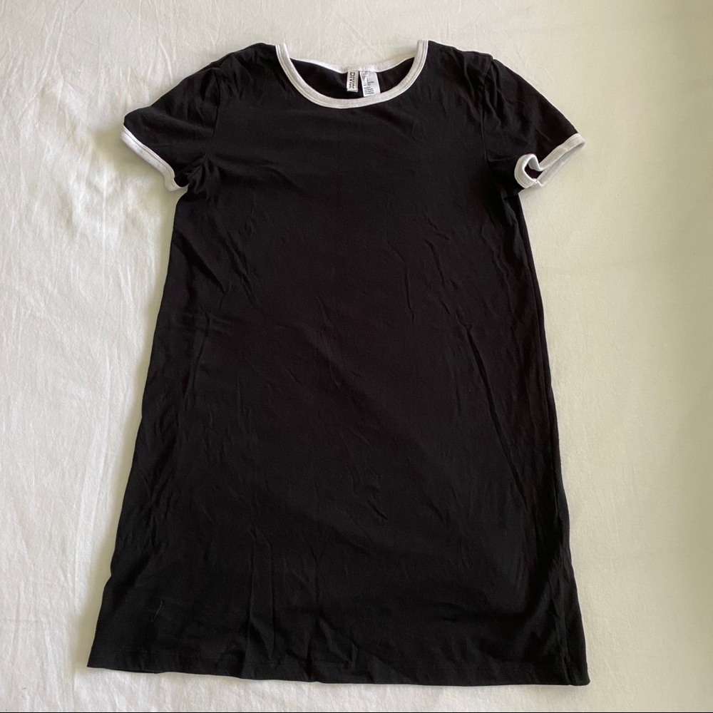 Black T-shirt dress with white lining